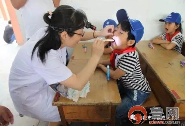 六一”兒童節(jié)，侯成慶診所走進鑫昌路小學(xué)開展愛心公益行動