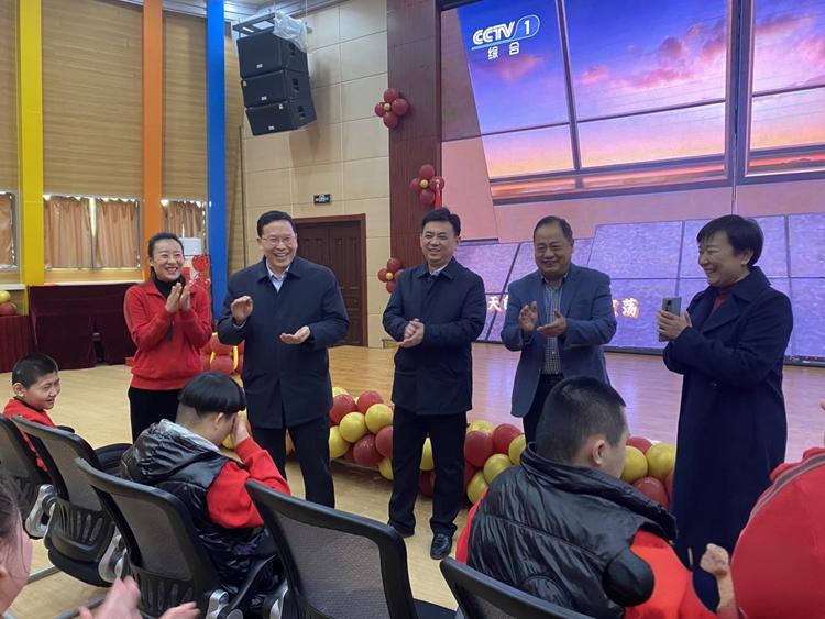 市政府副市長(zhǎng)劉吉忠走訪慰問(wèn)市救助管理站、市兒童福利院